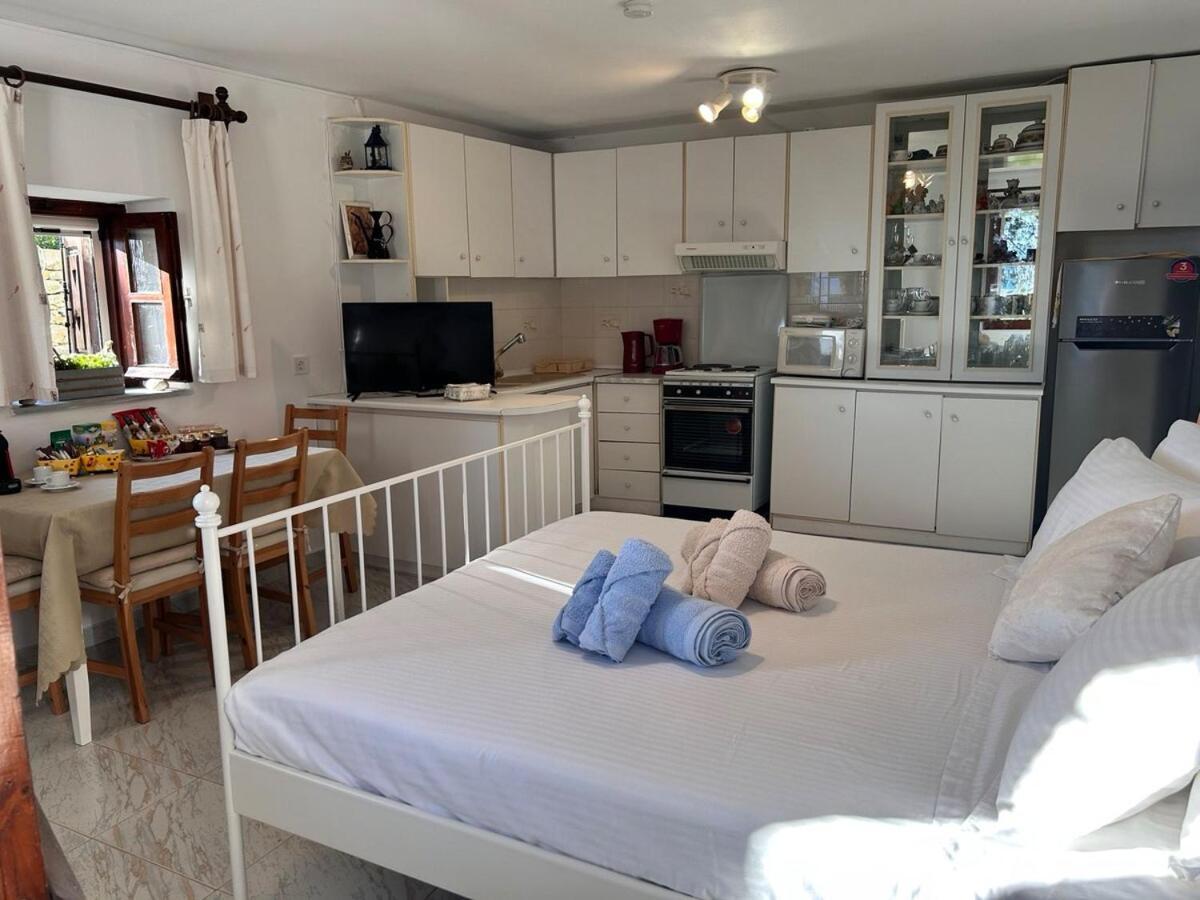 Grandpa Simos' Traditional Guest House Agios Romanos 외부 사진
